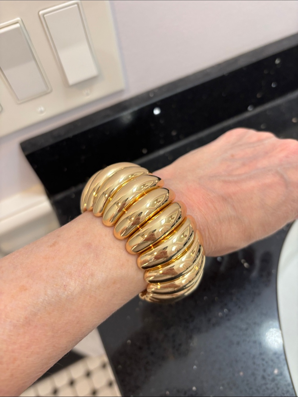 NWOT Chunky Gold Tone Coil Bracelet